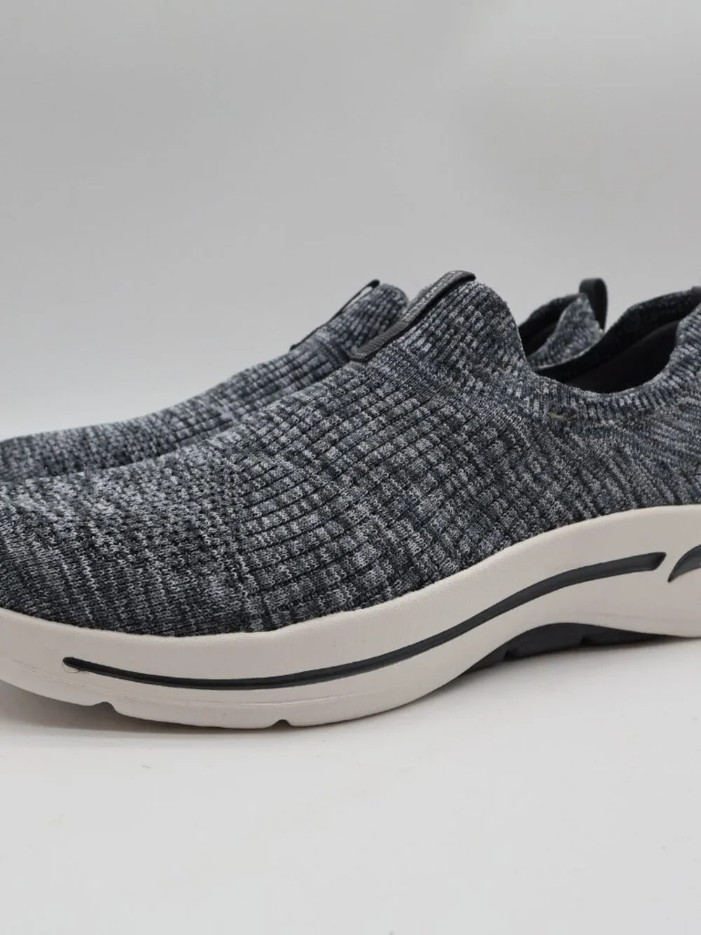 Skechers Go Walk Arch Fit Women's Slip On Gray Blue Rainbow Sunrise Size 10
